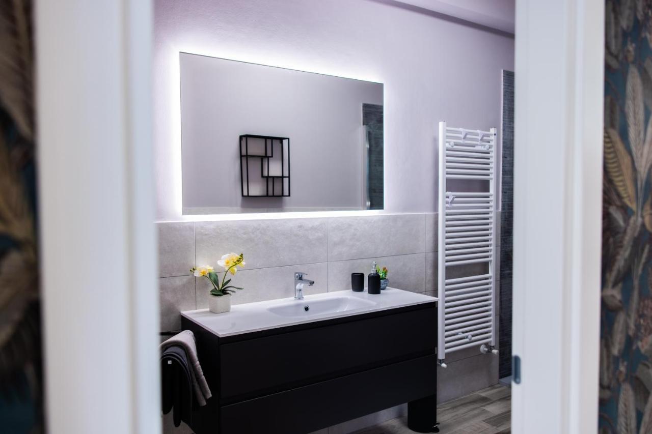 H11 Luxury Sanremo Centro - Elegante - Casino Apartment Екстериор снимка