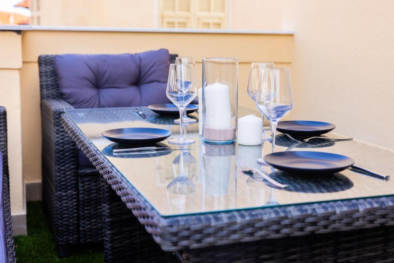 H11 Luxury Sanremo Centro - Elegante - Casino Apartment Екстериор снимка